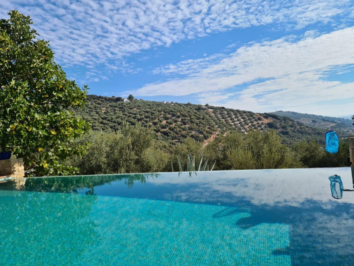 Bed and Breakfast Cortijo La Haza Iznájar Exterior foto