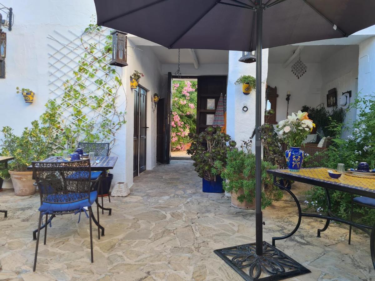 Bed and Breakfast Cortijo La Haza Iznájar Exterior foto