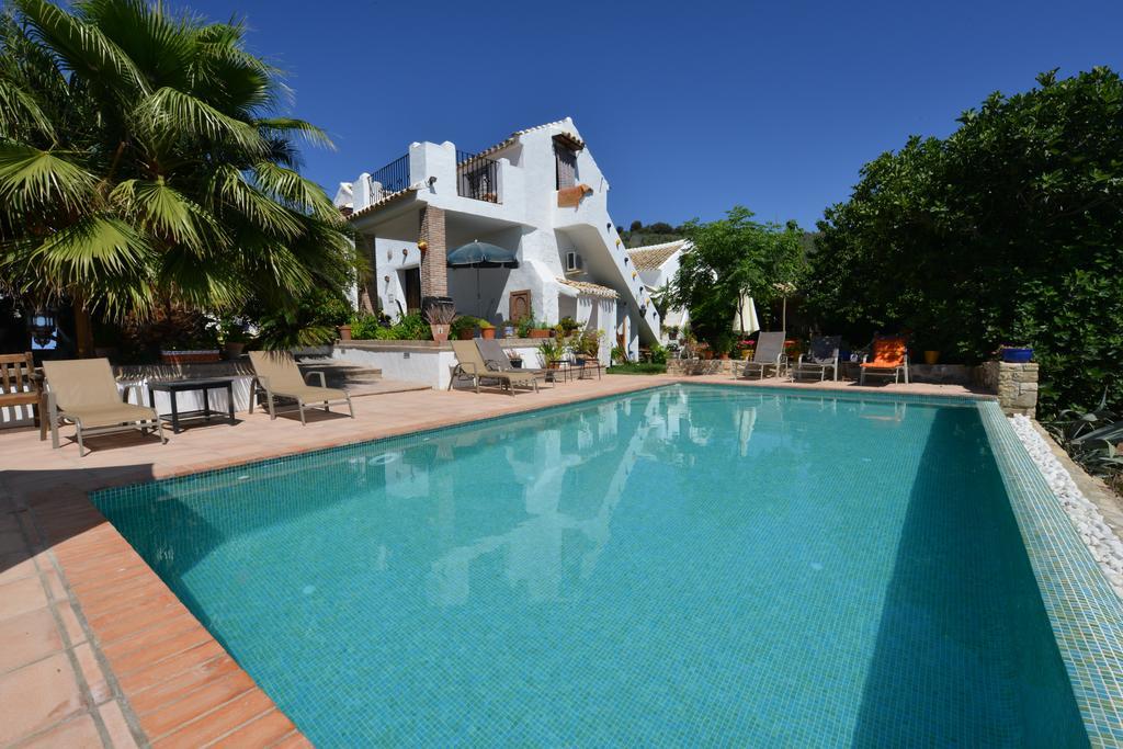 Bed and Breakfast Cortijo La Haza Iznájar Exterior foto